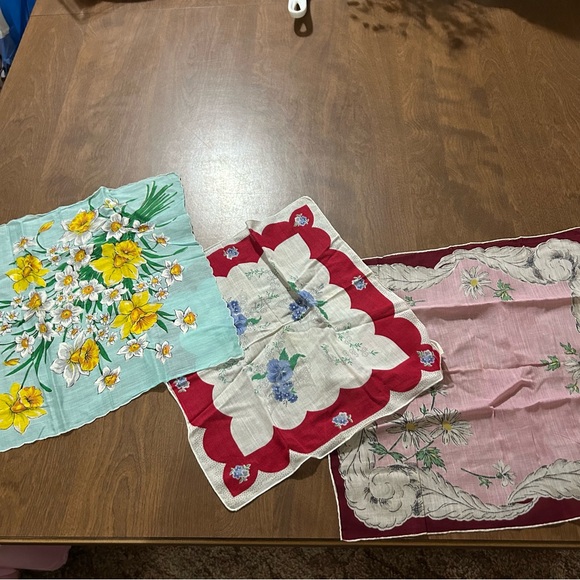 vintage Accessories - Bundle of vintage hankies